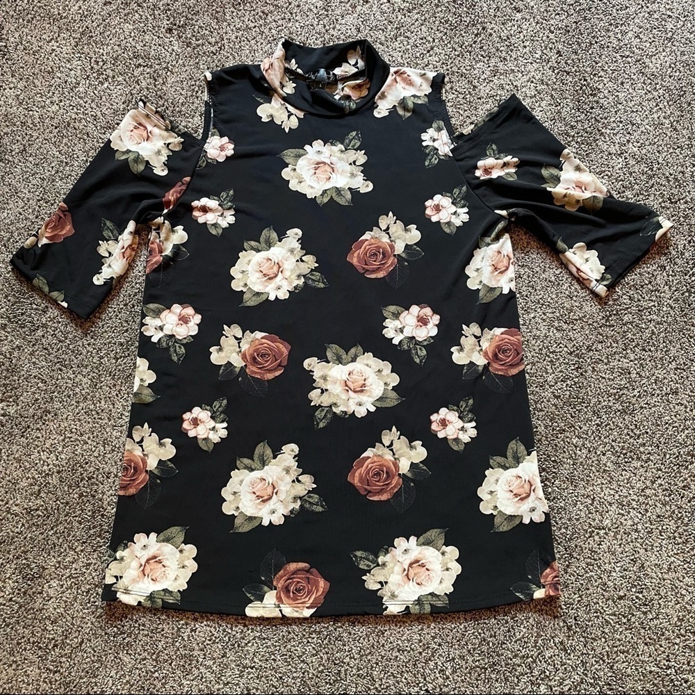 J For Justify Black Floral Cold Shoulder Mock Turtleneck Top Large